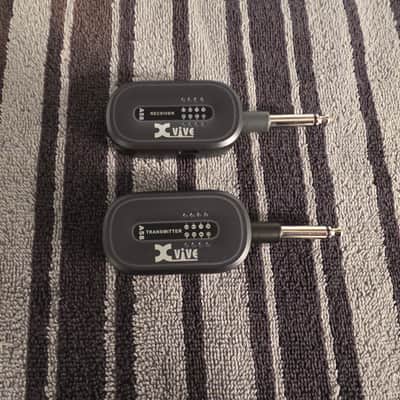 Xvive AC58 Wireless 5.8GHz Guitar Transmitter Receiver Charging Case image 3
