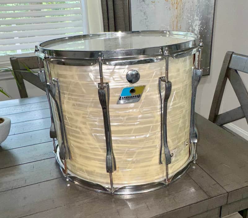 Ludwig 15 inch blue olive long lug Tom 70s - White marine pearl image 1