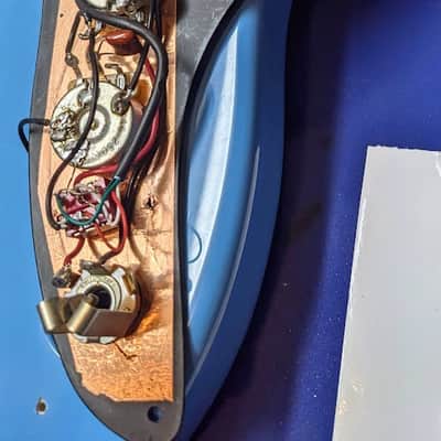 Pre-soldered Ready-to-Go Custom Wiring Harness for Squier Bronco Bass | Seymour Duncan SHR-1 Hot Rails Humbucker +3-way Mini-Switch -> Series / Split / Parallel | Full-size CTS Pots + Switchcraft Output Jack image 2
