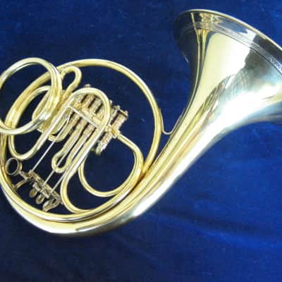 Alexander 92M Vienna Horn with Marcus Bonna Case, Mint! image 2