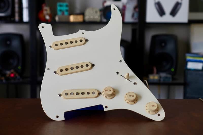 Immagine Fender Big Dipper John Mayer Signature JM SSS Loaded Guard Aged White - 1