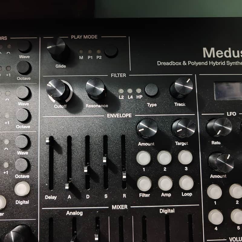 Polyend Dreadbox Medusa Hybrid Synthesizer Black