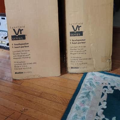 Boston Acoustic Lynnfield VR30 speakers and Boston Acoustic VR12 center speaker in excellent condition -2 2000's image 3