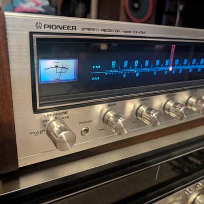 Pioneer SX-434 15-Watt Stereo Solid-State Receiver 1974 - 1976 - Silver image 2