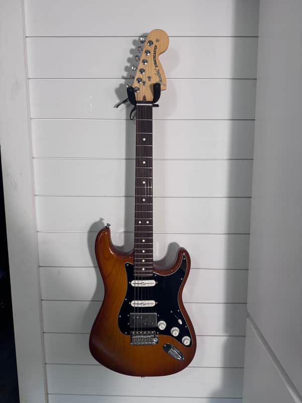 Fender American Performer Stratocaster with Rosewood Fretboard 2018 - Present - Honeyburst image 1