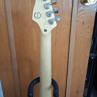 G&L Tribute Legacy - Olympic white- with Deluxe Fender gig bag image 7