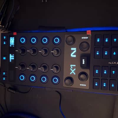 Native Instruments Traktor X1 MK3 with Case image 3