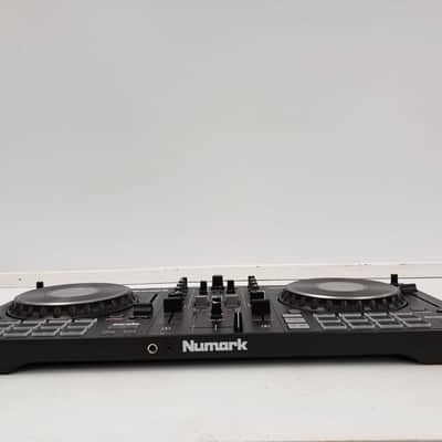 Numark Mixtrack Platinum FX DJ Controller 2020 - Present - Black image 3