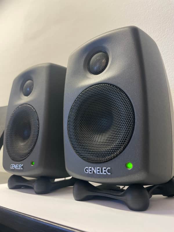 Genelec 6010A Active Studio Monitors (Pair) – Excellent Condition – Includes Cables Bild 1