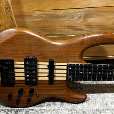 Carvin LB-75 Electric Bass Guitar image 2