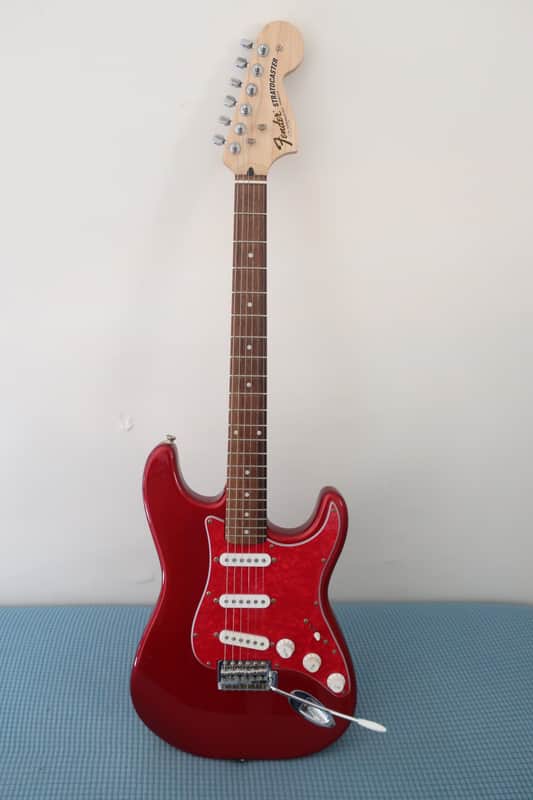Squier Vintage Modified Surf Stratocaster | Reverb Canada