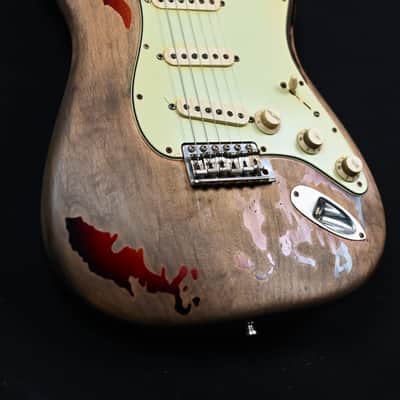 Fender Custom Shop Rory Gallagher Tribute Stratocaster from 2004 in 3-Color Sunburst with original Hardcase image 3