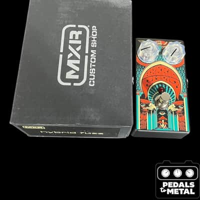 MXR CSP041 Hybrid Fuzz 2023 - Present - Black / Teal Graphic - X16694 image 1
