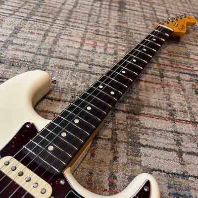 Fender American Professional II Stratocaster HSS with Rosewood Fretboard 2020 - Present - Olympic White image 4