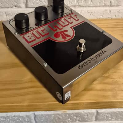 Electro-Harmonix Big Muff Pi 2000 - Present - Silver / Black / Red image 2