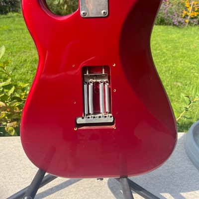 Vintage Stratocaster: Metallic Red Fresher Straighter FS500 4th gen Great replica Made in Japan in '80s image 3