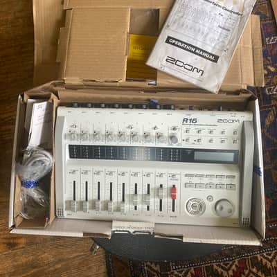 Zoom R16 USB Audio Interface / Digital Multitrack Recorder / Control Surface 2010s - White imagen 1