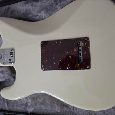 Fender American Professional II Stratocaster HSS with Rosewood Fretboard 2020 - Present - Olympic White image 6
