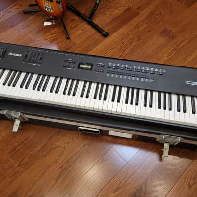 Alesis QS8 88-Key Synth with Hardshell Case image 2