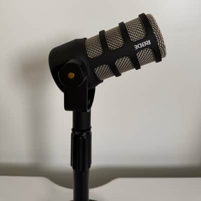 RODE PodMic Cardioid Dynamic Podcasting Microphone 2019 - Present - Black image 3