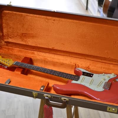Fender American Vintage II 1961 Stratocaster Fiesta Red Incl Vintage Hard Case image 9