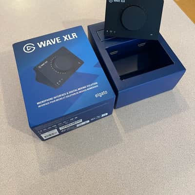 Elgato Wave XLR Audio Mixer and Preamp, XLR to USB-C - Black image 2