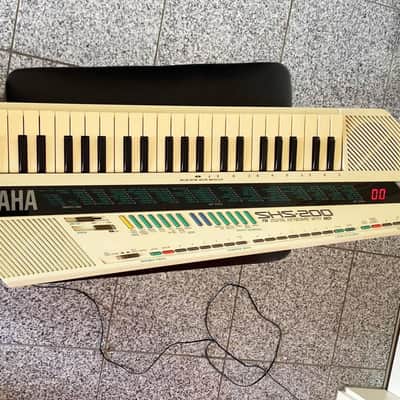 Yamaha SHS-200 FM Digital Keyboard Keytar – Excellent Condition