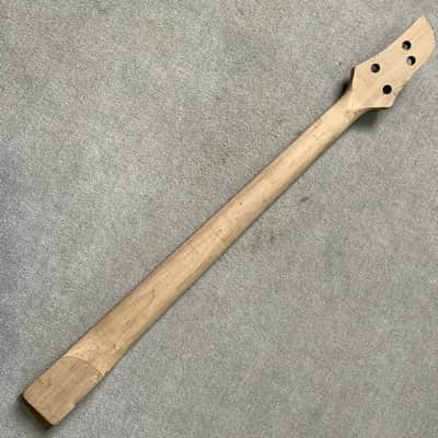 Harley Benton 4 String Bass Maple Neck, 24 Frets Rosewood Fingerboard image 6