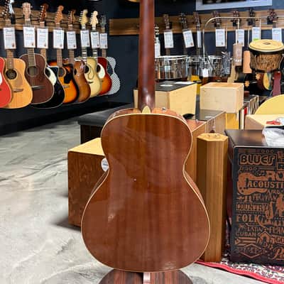 Fender "Villager" 12 strings electric/acoustic guitar, aged natural finish with soft case - Open Box image 2