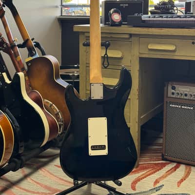 G&L Tribute Series Legacy with Maple Fretboard 2010 - Present - Blueburst image 2