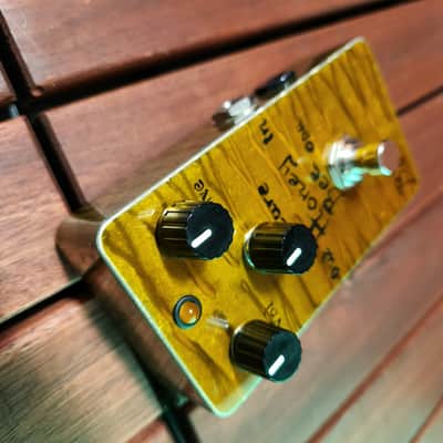 BJFE Honey Bee Overdrive ODR (3-Knob) - Gold image 2