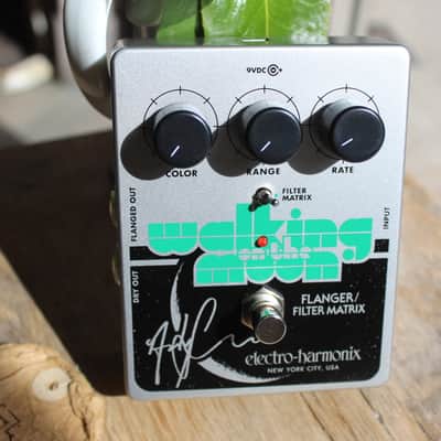 EHX "Andy Summers Walking On The Moon" image 9