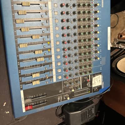 Yamaha MG16/4 analog mixer image 7