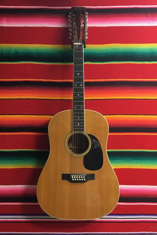 Martin D12-35 1970 - Natural image 1