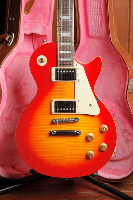 UNLOCK THE LEGEND: '59 Les Paul Standard Aged Dark Cherry Burst