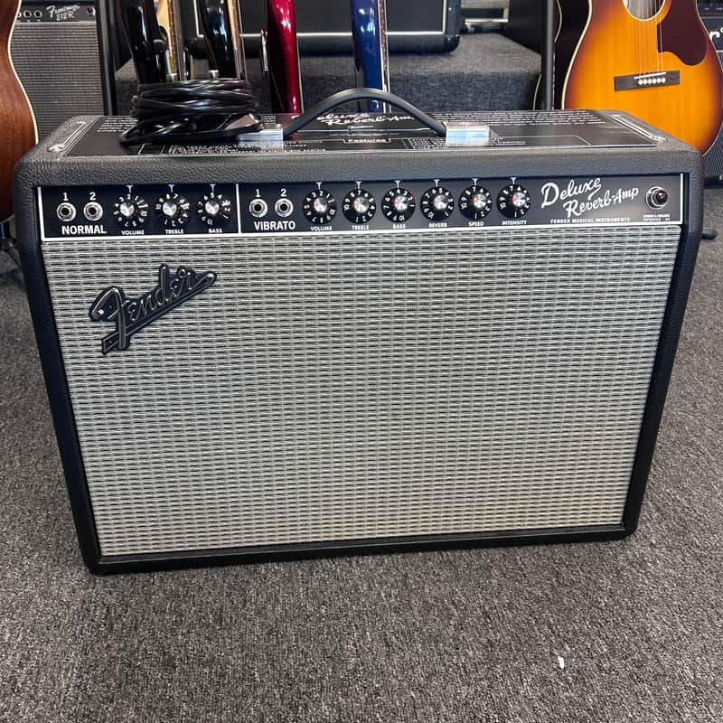 Fender '65 Deluxe Reverb Reissue 22-Watt 1x12" Guitar Combo 1994 - Present - Black image 1
