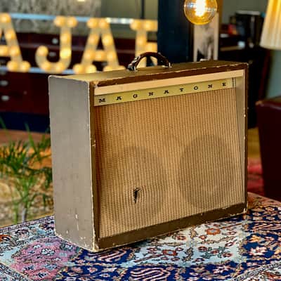 1957 Magnatone Custom 260 Vibrato 2x12 Tonemaster 35WATT image 2