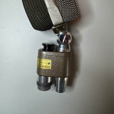 AKG D20B Serial #566 | Complete Original Set | Case, Documents | Early Production image 3