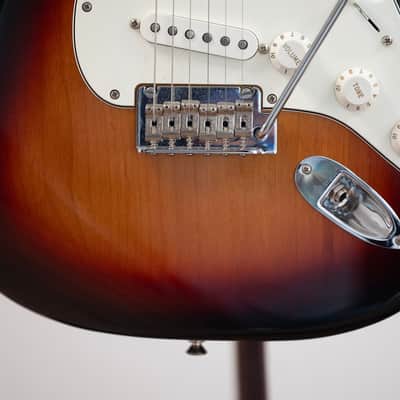 2019 Fender Player Series Stratocaster - in 3 Tone Sunburst image 17