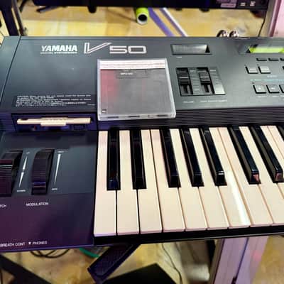 Yamaha Vintage V50 Synthesizer LIKE NEW image 12
