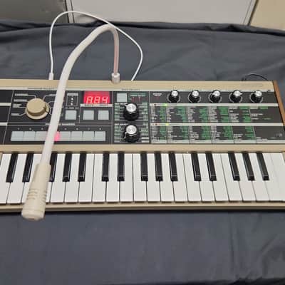 Korg Microkorg Synthesizer - 37 Key, w/vocoder and power supply