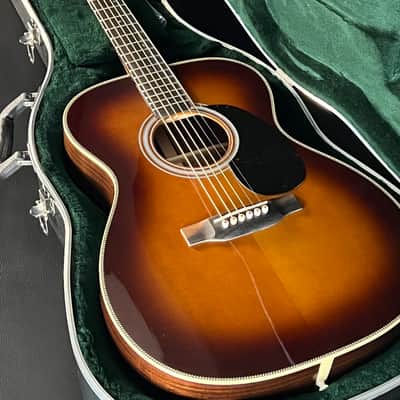 Martin 000-28 2025 - Sunburst image 12