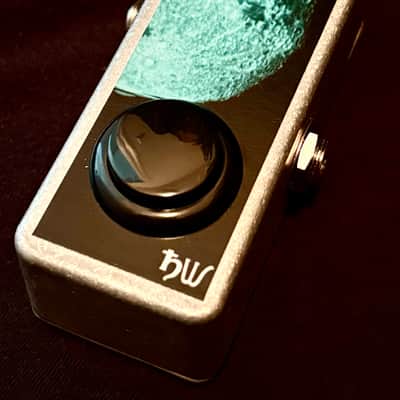 Saturnworks Arcade Button Soft Touch Momentary Killswitch Kill Mute Stutter Switch + Volume Control Pedal with Neutrik Jacks - Handcrafted in California