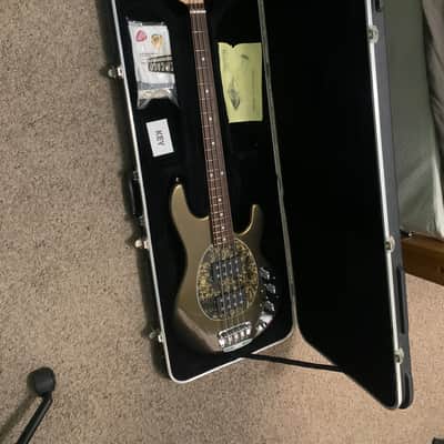 Ernie Ball Music Man Stingray HH Olive/gold image 2