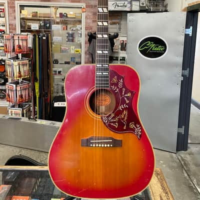 Gibson Hummingbird 1968 - Cherry Sunburst image 1