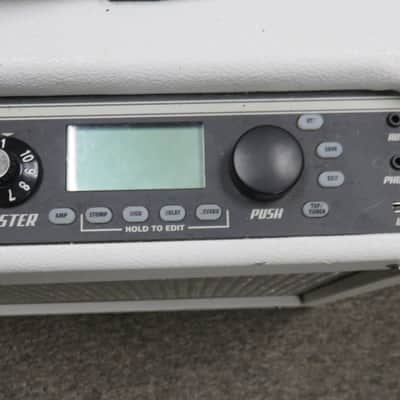 Fender Mustang III V.2 100-Watt 1x12" Modeling Guitar Combo 2015 - Snow White image 11