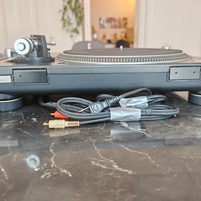 2 x Technics SL-1200MK5 Turntable image 17