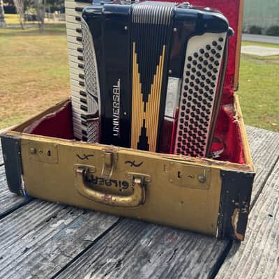 Vintage Universal 120-Bass 41-Key Piano Accordion – Made in Italy w/ Case image 10