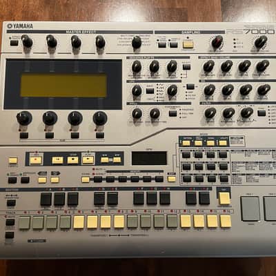 Yamaha RS7000 Music Production Studio Integrated Sampling Sequencer
