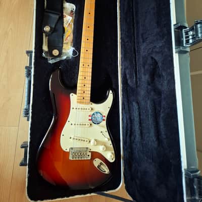 Fender American Standard 2012 Strat,  3-Tone Sunburst, Maple Fretboard image 16